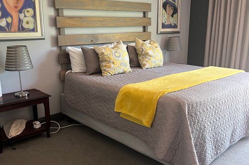 Yellow Suite 2024 (6)