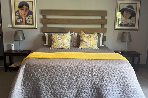 Yellow Suite 2024 (7)